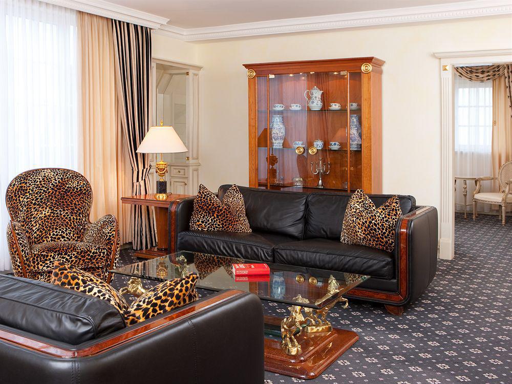 Dormero Hotel Halle Halle  Екстер'єр фото